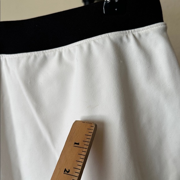 Alo Yoga Airbrush Streamlined Skirt NWT size M - Picture 8 of 15